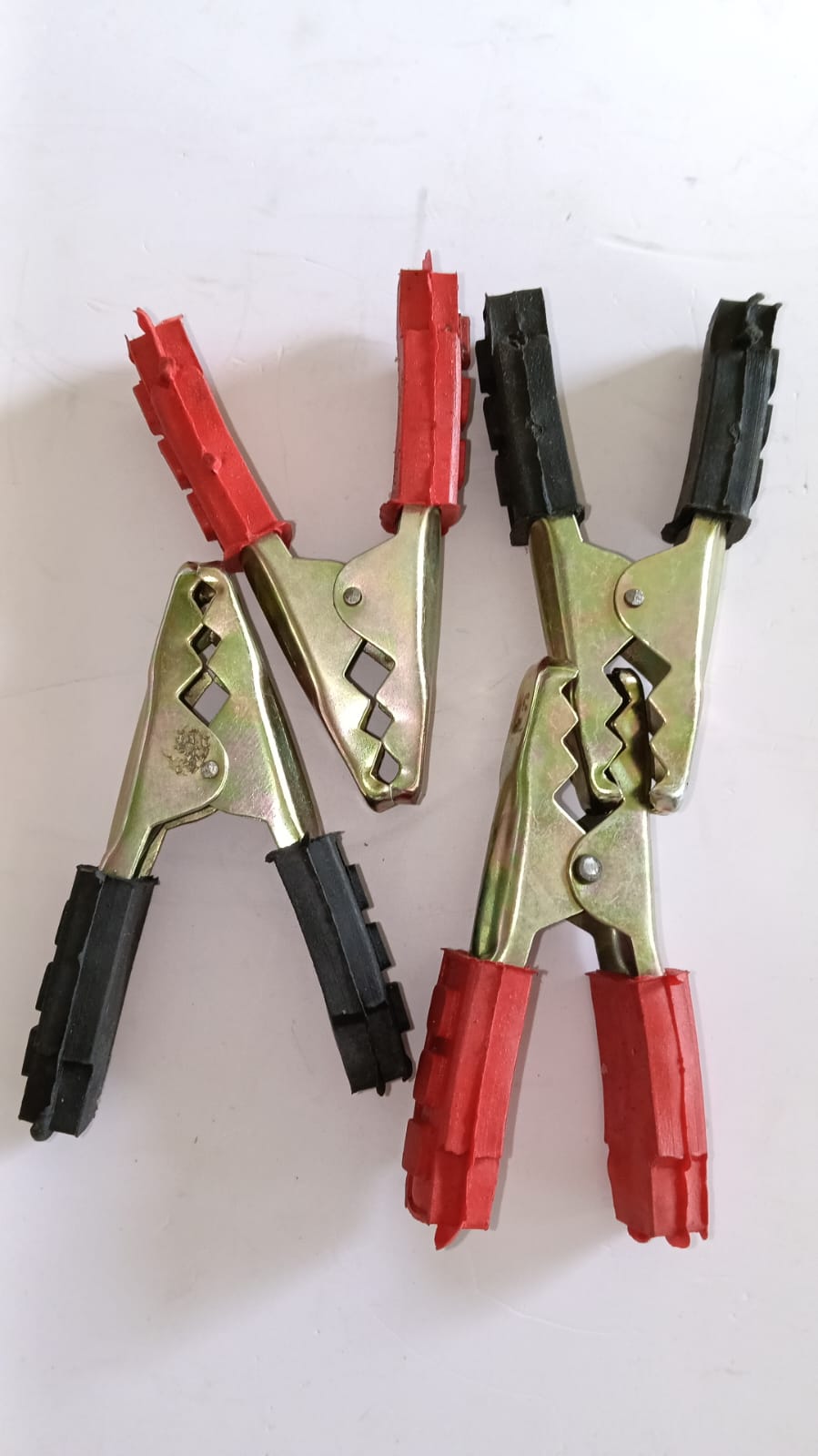 2 Medium Crocodile Clips
